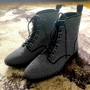 FOREVER 21 BLACK SILVER STUDDED LACE UP ANKLE LOW HEEL FLAT BOOTS Sz 8